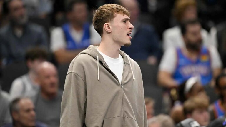 Is Cooper Flag playing tonight? Mavericks vs. Hornets injury report