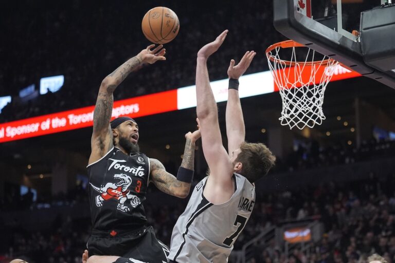 The Raptors continue to struggle against big teams