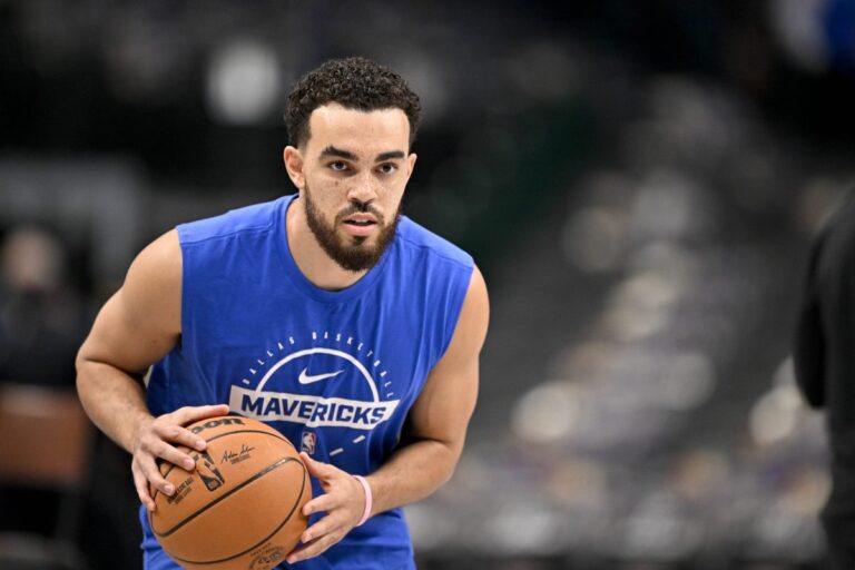 Tyus Jones is starting again with the Nuggets
