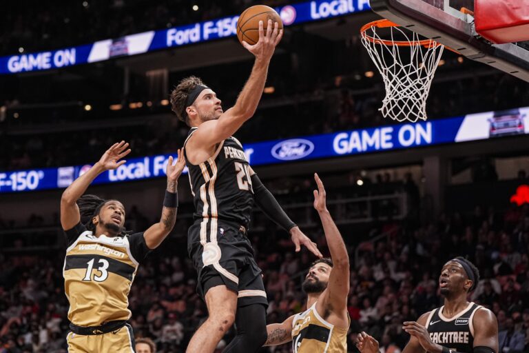 Corey Kispert’s first big break with the Hawks