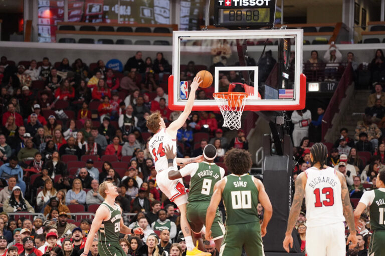 Chicago ended its ugly streak by knocking off Milwaukee