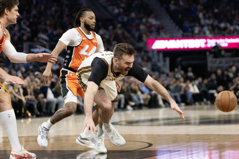 The Clippers are turning the Warriors like pancakes