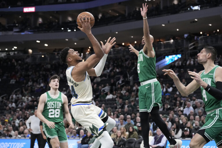 Giannis Antetokounmpo powerless against the Celtics steamroller