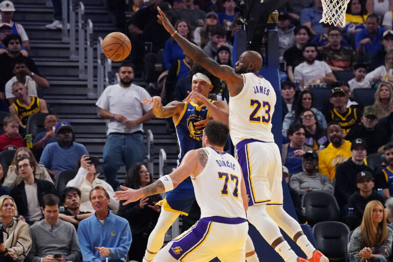 Lakers in free movement on Golden State: +28!
